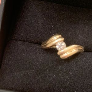 .35 cttw Diamond Gold Ring